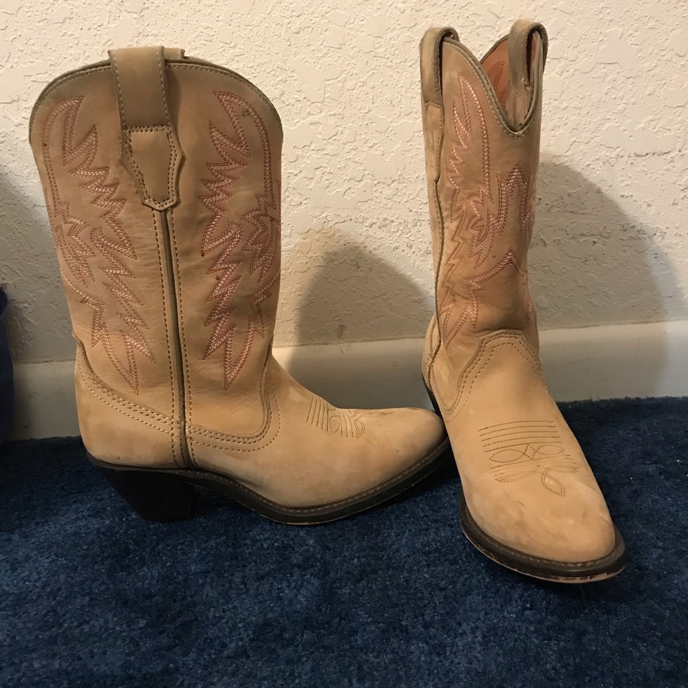 Tan Embroidered Healed Cowboy Boots